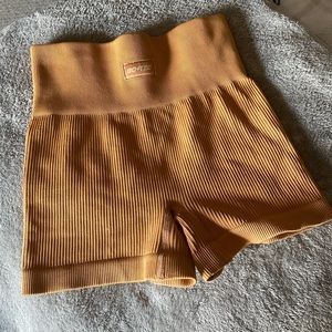 BO+TEE shorts